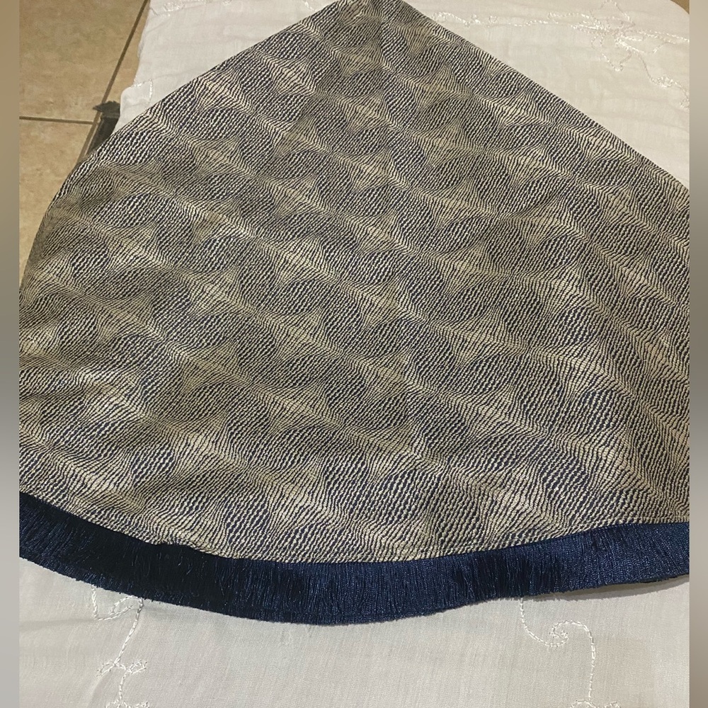 Small round table cloth